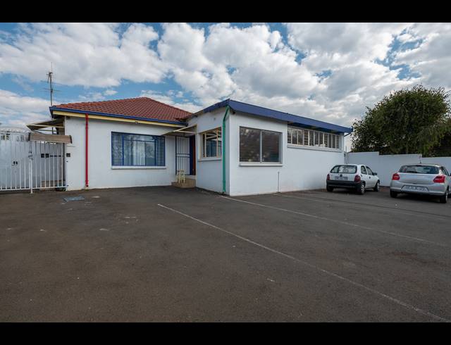 600M² BUILDING FOR SALE IN HURLYVALE